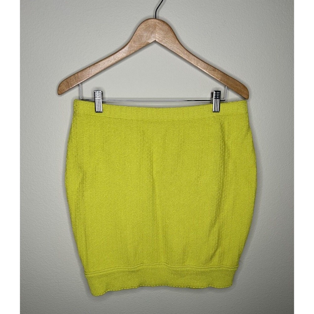 St. John Santana Wool Rayon Knit Lime Green Yellow Chic Mini Skirt -Size 12